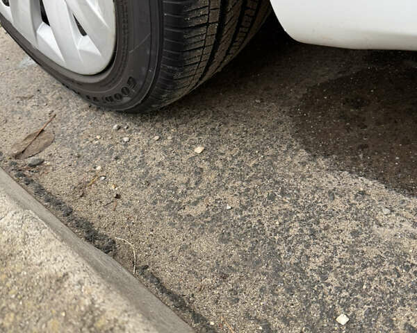 Білий Тесла Модель С, об'ємом двигуна 0 л та пробігом 137 тис. км за 14900 $, фото 9 на Automoto.ua