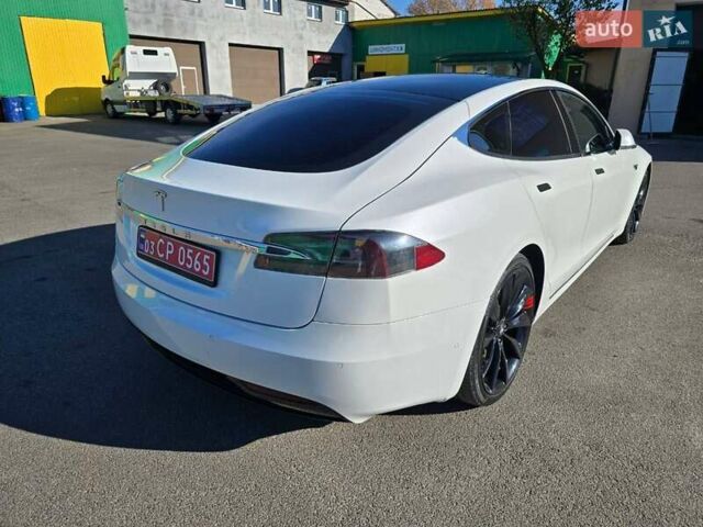 Білий Тесла Модель С, об'ємом двигуна 0 л та пробігом 165 тис. км за 17000 $, фото 6 на Automoto.ua