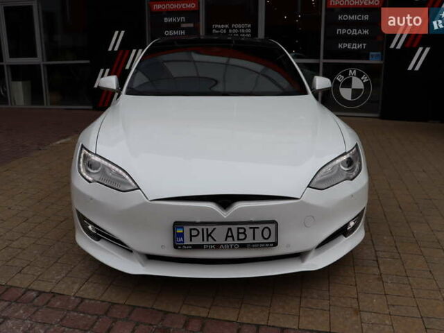 Тесла Модель С 2016 у Львові на Automoto.ua Білий Тесла Модель С, об'ємом двигуна 0 л та пробігом 86 тис. км за 20900 $, фото 5 на Automoto.ua