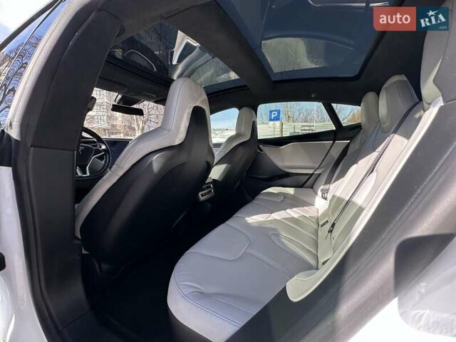 Белый Тесла Модель С, объемом двигателя 0 л и пробегом 159 тыс. км за 15500 $, фото 23 на Automoto.ua