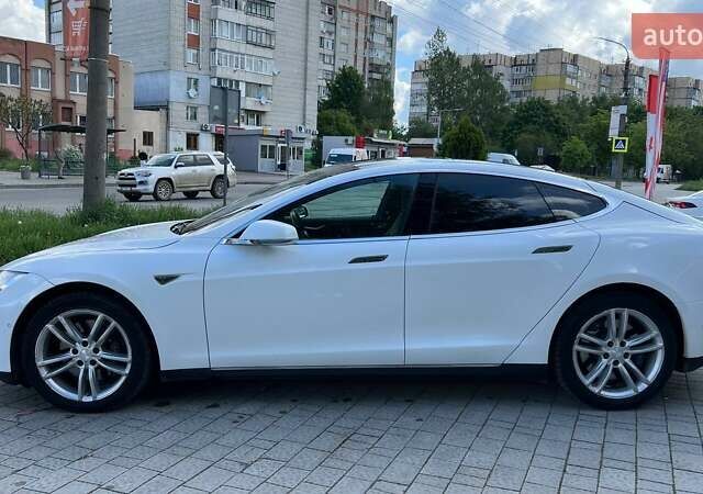 Білий Тесла Модель С, об'ємом двигуна 0 л та пробігом 143 тис. км за 15999 $, фото 3 на Automoto.ua