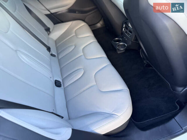 Тесла Модель С 2016 у Івано-Франківську на Automoto.ua Білий Тесла Модель С, об'ємом двигуна 0 л та пробігом 182 тис. км за 16500 $, фото 33 на Automoto.ua