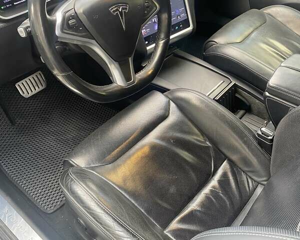 Белый Тесла Модель С, объемом двигателя 0 л и пробегом 235 тыс. км за 27000 $, фото 10 на Automoto.ua