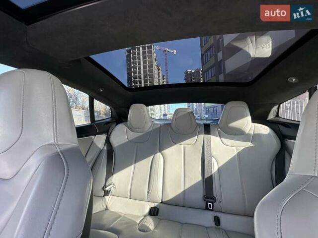 Белый Тесла Модель С, объемом двигателя 0 л и пробегом 159 тыс. км за 15500 $, фото 33 на Automoto.ua