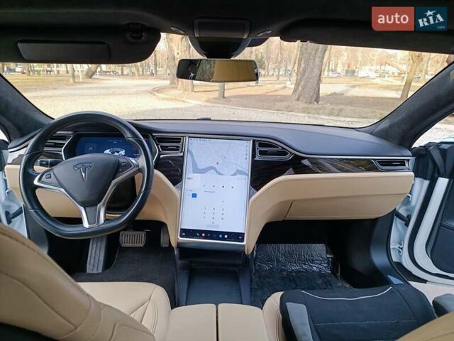 Белый Тесла Модель С, объемом двигателя 0 л и пробегом 105 тыс. км за 15900 $, фото 11 на Automoto.ua
