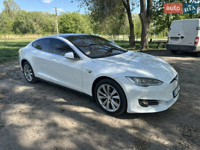 Белый Тесла Модель С, объемом двигателя 0 л и пробегом 148 тыс. км за 17900 $, фото 8 на Automoto.ua