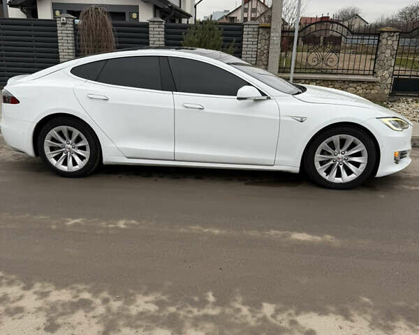 Білий Тесла Модель С, об'ємом двигуна 0 л та пробігом 137 тис. км за 14900 $, фото 5 на Automoto.ua