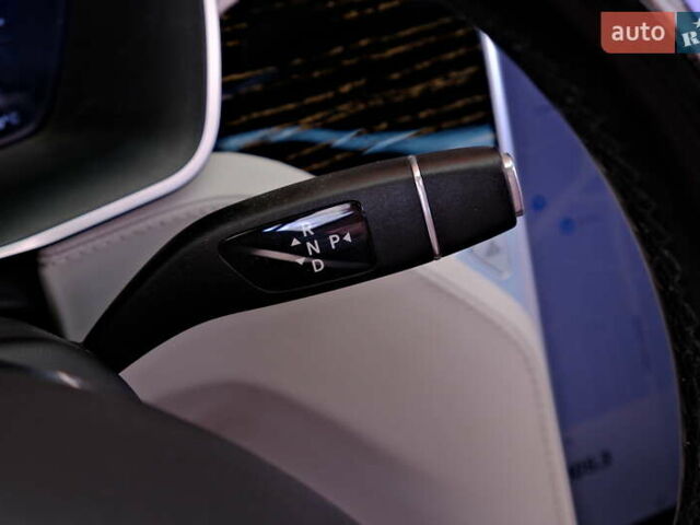 Белый Тесла Модель С, объемом двигателя 0 л и пробегом 62 тыс. км за 20900 $, фото 30 на Automoto.ua