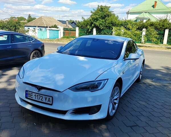 Белый Тесла Модель С, объемом двигателя 0 л и пробегом 198 тыс. км за 15999 $, фото 2 на Automoto.ua