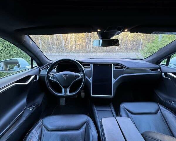 Белый Тесла Модель С, объемом двигателя 0 л и пробегом 98 тыс. км за 19300 $, фото 12 на Automoto.ua