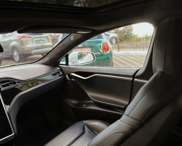 Белый Тесла Модель С, объемом двигателя 0 л и пробегом 96 тыс. км за 16990 $, фото 10 на Automoto.ua