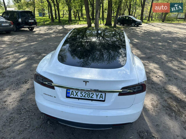 Белый Тесла Модель С, объемом двигателя 0 л и пробегом 148 тыс. км за 17900 $, фото 6 на Automoto.ua