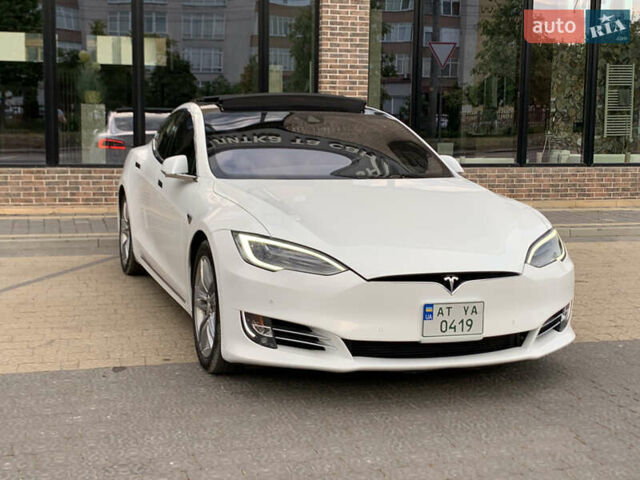 Белый Тесла Модель С, объемом двигателя 0 л и пробегом 125 тыс. км за 16999 $, фото 9 на Automoto.ua