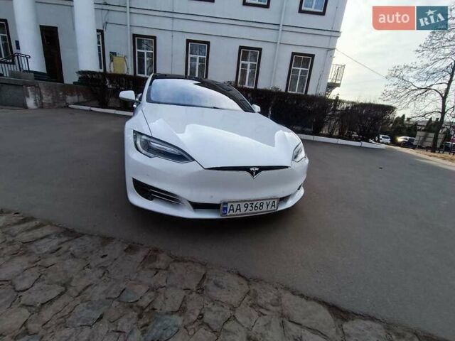 Белый Тесла Модель С, объемом двигателя 0 л и пробегом 105 тыс. км за 15900 $, фото 3 на Automoto.ua