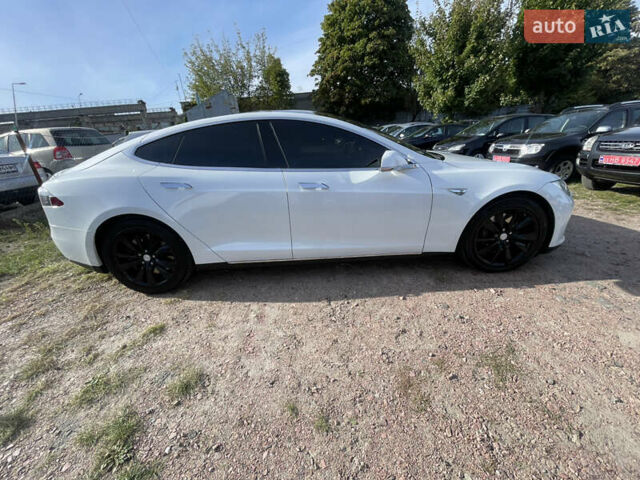 Белый Тесла Модель С, объемом двигателя 0 л и пробегом 189 тыс. км за 15990 $, фото 7 на Automoto.ua