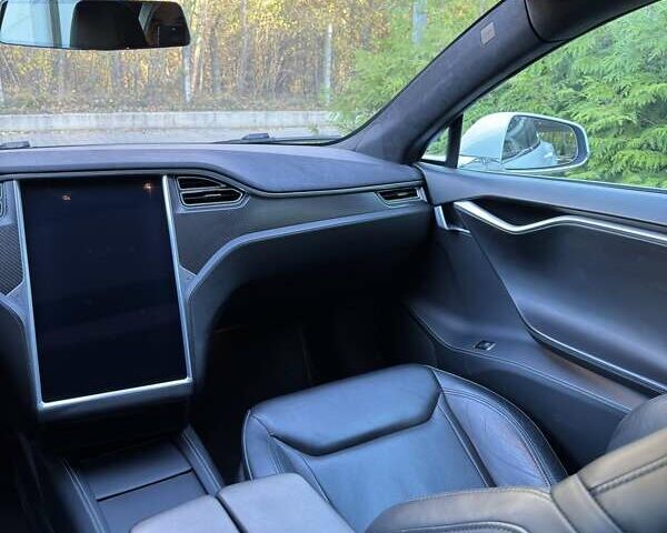Белый Тесла Модель С, объемом двигателя 0 л и пробегом 98 тыс. км за 19300 $, фото 19 на Automoto.ua