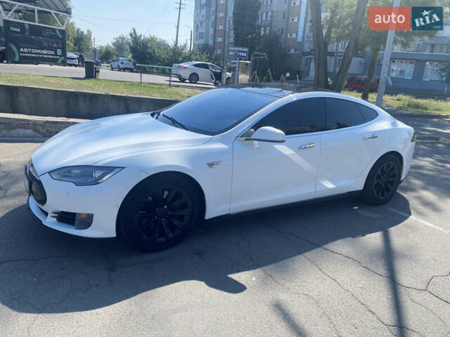 Белый Тесла Модель С, объемом двигателя 0 л и пробегом 395 тыс. км за 14500 $, фото 1 на Automoto.ua