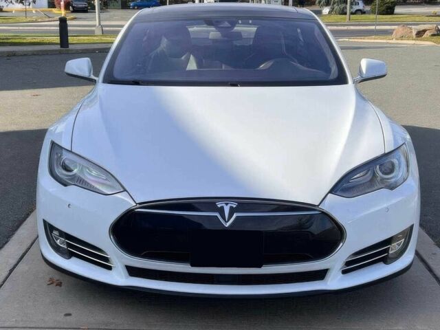 Білий Тесла Модель С, об'ємом двигуна 0 л та пробігом 74 тис. км за 11900 $, фото 1 на Automoto.ua