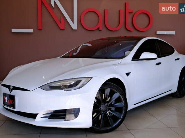 Белый Тесла Модель С, объемом двигателя 0 л и пробегом 62 тыс. км за 20900 $, фото 14 на Automoto.ua