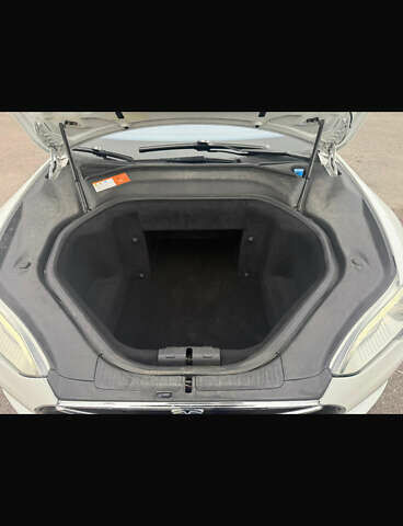 Білий Тесла Модель С, об'ємом двигуна 0 л та пробігом 106 тис. км за 12800 $, фото 21 на Automoto.ua