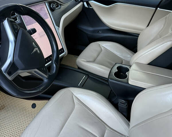 Білий Тесла Модель С, об'ємом двигуна 0 л та пробігом 125 тис. км за 16900 $, фото 11 на Automoto.ua