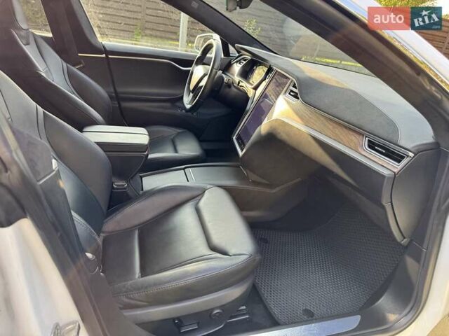 Белый Тесла Модель С, объемом двигателя 0 л и пробегом 130 тыс. км за 15900 $, фото 43 на Automoto.ua