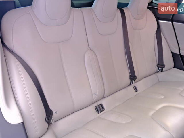 Белый Тесла Модель С, объемом двигателя 0 л и пробегом 62 тыс. км за 20900 $, фото 51 на Automoto.ua