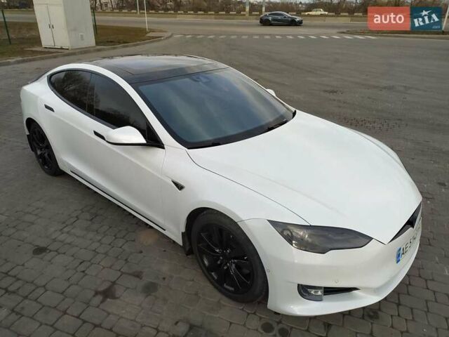Белый Тесла Модель С, объемом двигателя 0.28 л и пробегом 126 тыс. км за 21000 $, фото 12 на Automoto.ua