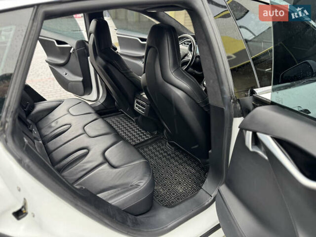 Білий Тесла Модель С, об'ємом двигуна 0 л та пробігом 134 тис. км за 15850 $, фото 13 на Automoto.ua