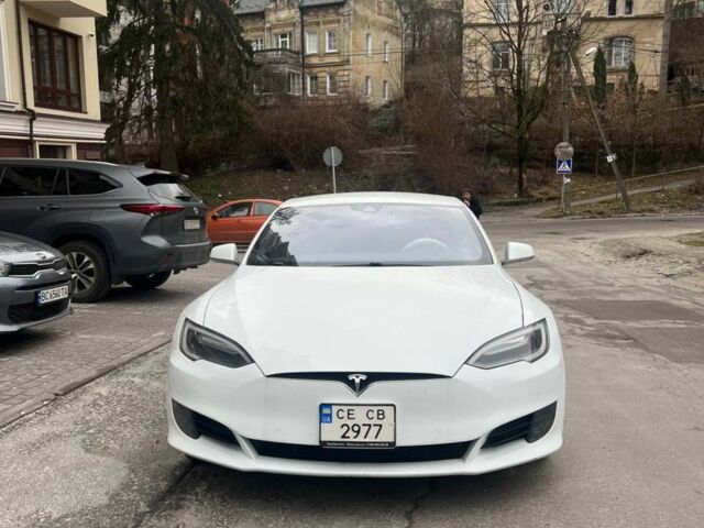 Белый Тесла Модель С, объемом двигателя 0 л и пробегом 80 тыс. км за 23500 $, фото 1 на Automoto.ua