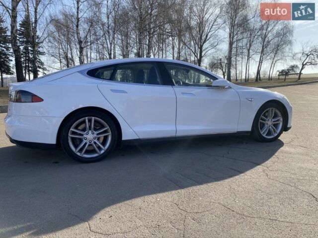 Білий Тесла Модель С, об'ємом двигуна 0 л та пробігом 180 тис. км за 14554 $, фото 2 на Automoto.ua