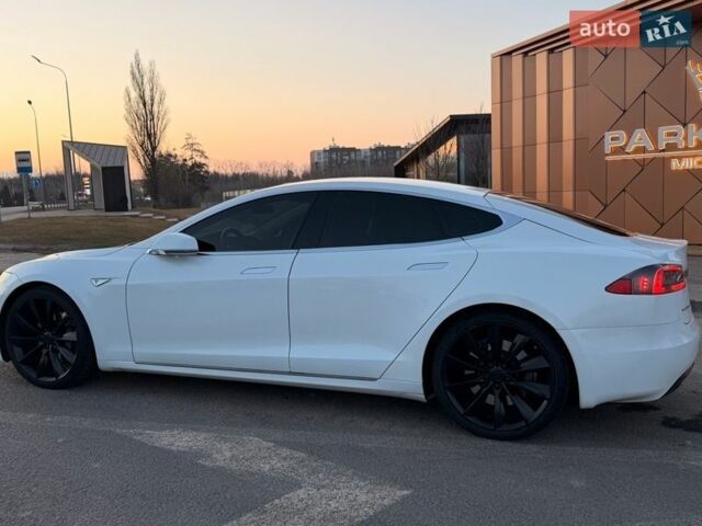 Білий Тесла Модель С, об'ємом двигуна 0 л та пробігом 180 тис. км за 18000 $, фото 5 на Automoto.ua