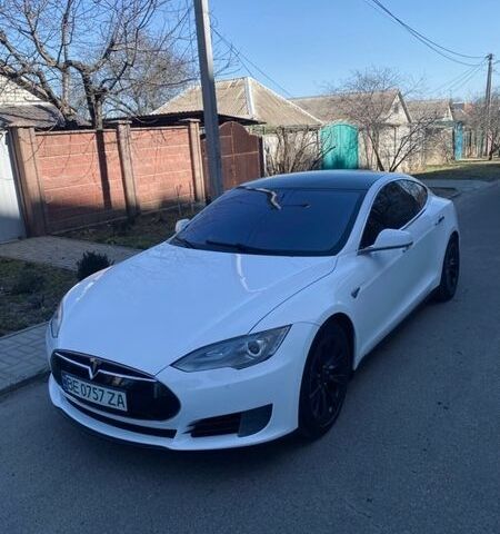 Білий Тесла Модель С, об'ємом двигуна 0 л та пробігом 400 тис. км за 13500 $, фото 2 на Automoto.ua