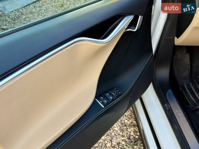 Білий Тесла Модель С, об'ємом двигуна 0 л та пробігом 227 тис. км за 15200 $, фото 9 на Automoto.ua