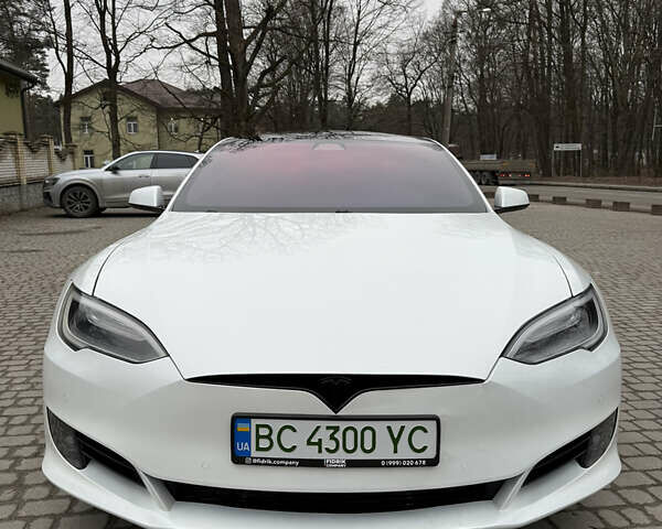 Белый Тесла Модель С, объемом двигателя 0 л и пробегом 199 тыс. км за 15499 $, фото 7 на Automoto.ua