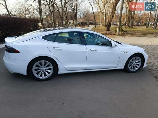 Белый Тесла Модель С, объемом двигателя 0 л и пробегом 105 тыс. км за 15900 $, фото 7 на Automoto.ua