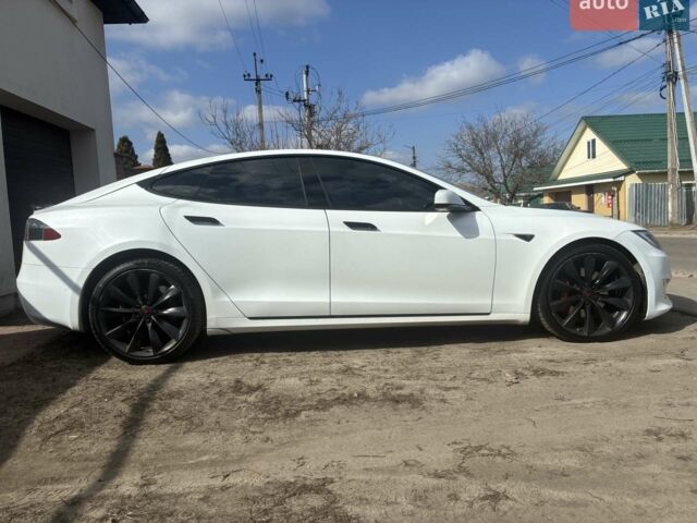 Білий Тесла Модель С, об'ємом двигуна 0 л та пробігом 260 тис. км за 17000 $, фото 5 на Automoto.ua