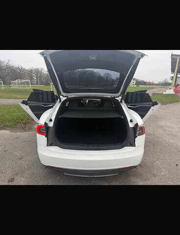 Білий Тесла Модель С, об'ємом двигуна 0 л та пробігом 106 тис. км за 12800 $, фото 11 на Automoto.ua