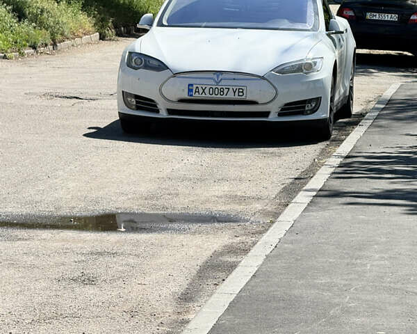 Білий Тесла Модель С, об'ємом двигуна 0 л та пробігом 151 тис. км за 14800 $, фото 1 на Automoto.ua