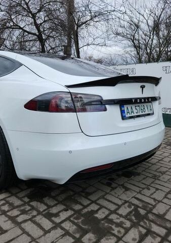 Белый Тесла Модель С, объемом двигателя 0 л и пробегом 148 тыс. км за 18600 $, фото 20 на Automoto.ua