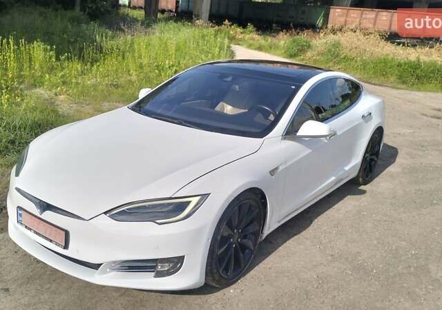 Белый Тесла Модель С, объемом двигателя 0 л и пробегом 167 тыс. км за 15400 $, фото 9 на Automoto.ua