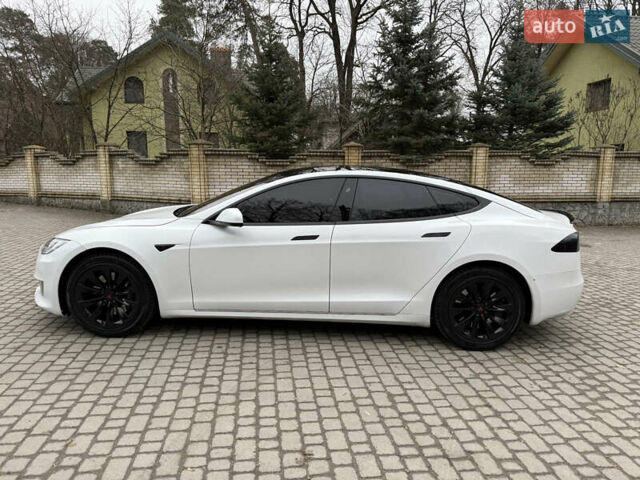 Белый Тесла Модель С, объемом двигателя 0 л и пробегом 199 тыс. км за 15499 $, фото 6 на Automoto.ua