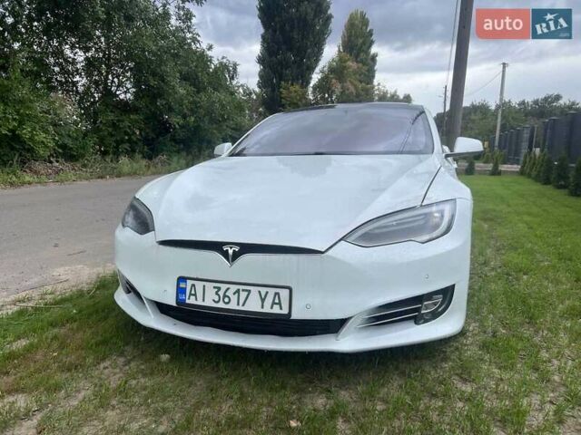 Білий Тесла Модель С, об'ємом двигуна 0 л та пробігом 240 тис. км за 13999 $, фото 1 на Automoto.ua