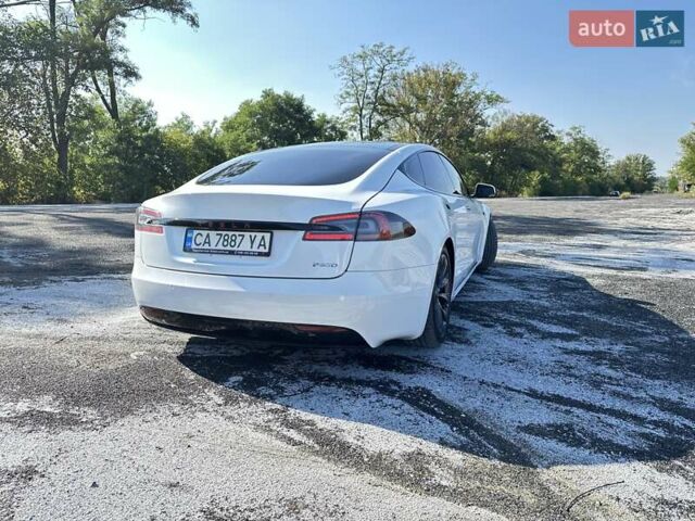 Белый Тесла Модель С, объемом двигателя 0 л и пробегом 170 тыс. км за 23800 $, фото 16 на Automoto.ua