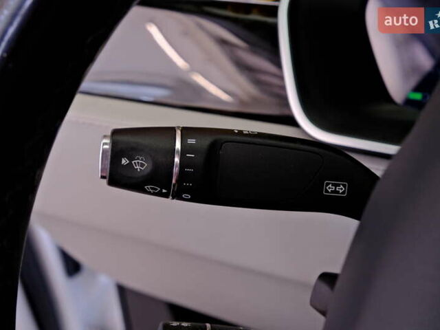 Белый Тесла Модель С, объемом двигателя 0 л и пробегом 62 тыс. км за 20900 $, фото 31 на Automoto.ua