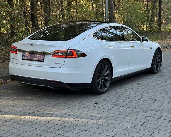 Белый Тесла Модель С, объемом двигателя 0 л и пробегом 98 тыс. км за 19300 $, фото 4 на Automoto.ua