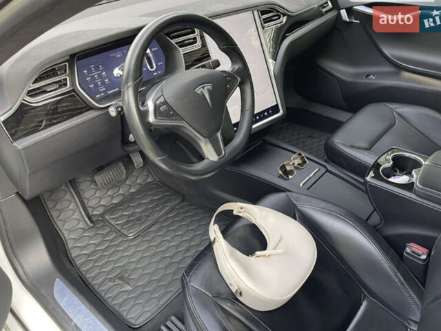 Білий Тесла Модель С, об'ємом двигуна 0 л та пробігом 106 тис. км за 16500 $, фото 11 на Automoto.ua