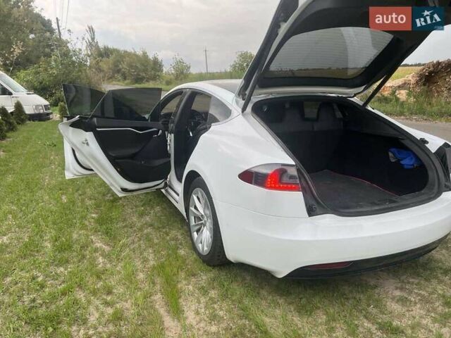 Білий Тесла Модель С, об'ємом двигуна 0 л та пробігом 240 тис. км за 13999 $, фото 7 на Automoto.ua