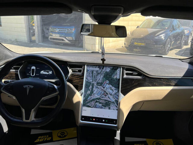 Белый Тесла Модель С, объемом двигателя 75 л и пробегом 115 тыс. км за 23800 $, фото 15 на Automoto.ua
