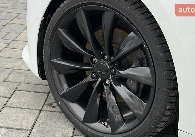 Белый Тесла Модель С, объемом двигателя 0 л и пробегом 195 тыс. км за 17200 $, фото 46 на Automoto.ua